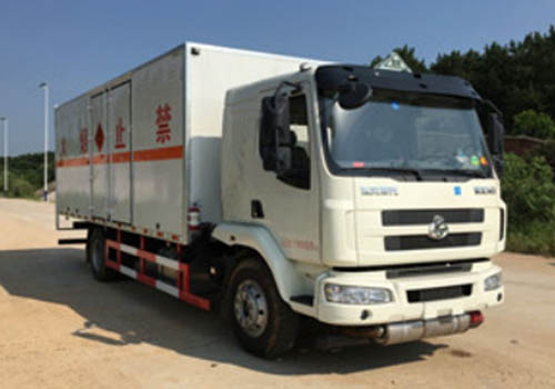 東風柳汽乘龍10噸爆破器材運輸車