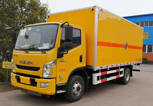 躍進超越C300型安全達標爆破器材運輸車